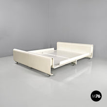 画像をギャラリービューアに読み込む, Double bed Aiace in white wood by Benatti, 1970s