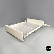 画像をギャラリービューアに読み込む, Double bed Aiace in white wood by Benatti, 1970s