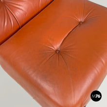 将图片加载到图库查看器,Brown leather armchairs with wooden and metal base, 1970s