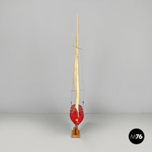 画像をギャラリービューアに読み込む, Red sailing boat model by Star Yacht Birkenhead, 1960s