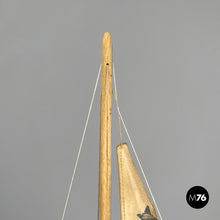 画像をギャラリービューアに読み込む, Red sailing boat model by Star Yacht Birkenhead, 1960s