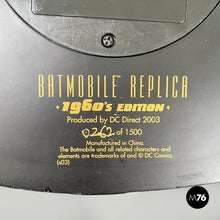画像をギャラリービューアに読み込む, Batmobile 60s model replica 0262/1500 by DC Direct, 2000s