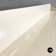 画像をギャラリービューアに読み込む, White lacquered wood shelf by D.I.D., 1980s