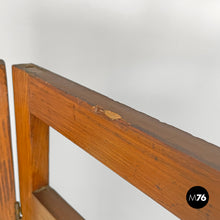 画像をギャラリービューアに読み込む, Three-door wooden screen with paintings, early 1900s