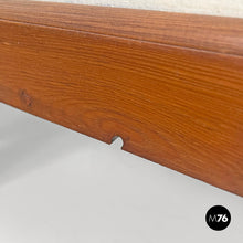 画像をギャラリービューアに読み込む, Three-door wooden screen with paintings, early 1900s