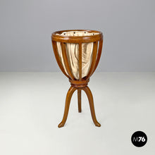 画像をギャラリービューアに読み込む, Sewing stand in wood and fabric, 1800s
