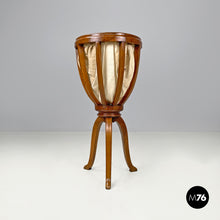 画像をギャラリービューアに読み込む, Sewing stand in wood and fabric, 1800s