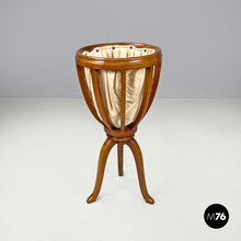 画像をギャラリービューアに読み込む, Sewing stand in wood and fabric, 1800s