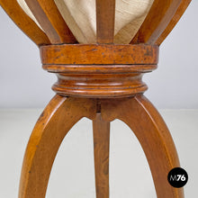 画像をギャラリービューアに読み込む, Sewing stand in wood and fabric, 1800s