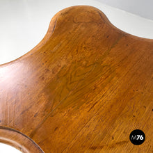 画像をギャラリービューアに読み込む, Wooden pedestals with rounded profiles, early 1900s