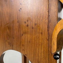 画像をギャラリービューアに読み込む, Wooden pedestals with rounded profiles, early 1900s