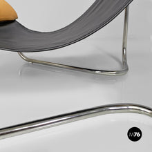 将图片加载到图库查看器,Armchair in chromed steel and leather, 1970s