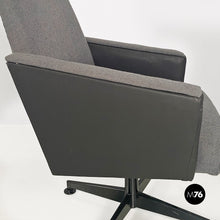 画像をギャラリービューアに読み込む, Grey swivels armchairs, 1960s