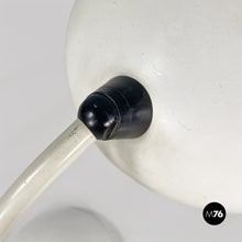 画像をギャラリービューアに読み込む, White metal table lamp, 1970s