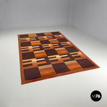 画像をギャラリービューアに読み込む, Rectangular rug with brown and orange geometric decorations, 1970s