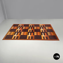 画像をギャラリービューアに読み込む, Rectangular rug with brown and orange geometric decorations, 1970s