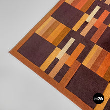 画像をギャラリービューアに読み込む, Rectangular rug with brown and orange geometric decorations, 1970s