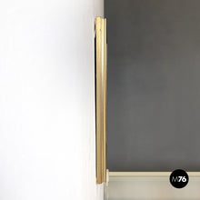 画像をギャラリービューアに読み込む, Portrait painting with golden frame, 1960s