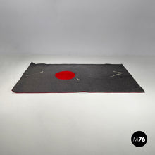 画像をギャラリービューアに読み込む, Rectangular grey felt rug with red circle by Riccardo Fattori, 2000s