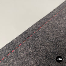 画像をギャラリービューアに読み込む, Rectangular grey felt rug with red circle by Riccardo Fattori, 2000s