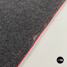 画像をギャラリービューアに読み込む, Rectangular grey felt rug with red circle by Riccardo Fattori, 2000s