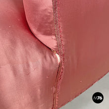 Charger l'image dans la galerie, Chaise longue in pink satin and golden wood, 1800s