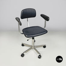 Charger l'image dans la galerie, Black rubber and metal swivel office chairs by Fritz Hansen, 1980s