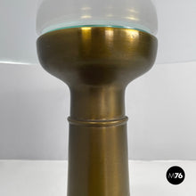 画像をギャラリービューアに読み込む, Coffee table in brass and glass by Luciano Frigerio for Frigerio, 1980s