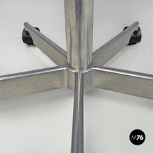 Charger l'image dans la galerie, Black rubber and metal swivel office chairs by Fritz Hansen, 1980s