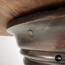 画像をギャラリービューアに読み込む, Wooden coffee table with chessboard decorations, early 1900s
