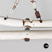 Carica l'immagine nel visualizzatore di Gallery, White iron garden deck-chair or chaise longue, 1960s