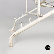 Carica l'immagine nel visualizzatore di Gallery, White iron garden deck-chair or chaise longue, 1960s