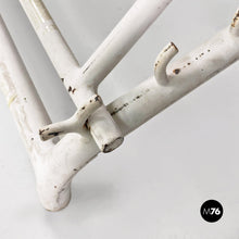 Carica l'immagine nel visualizzatore di Gallery, White iron garden deck-chair or chaise longue, 1960s