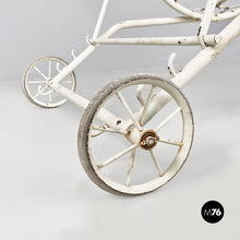 Carica l'immagine nel visualizzatore di Gallery, White iron garden deck-chair or chaise longue, 1960s