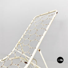 Carica l'immagine nel visualizzatore di Gallery, White iron garden deck-chair or chaise longue, 1960s