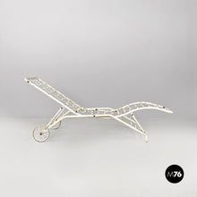 Carica l'immagine nel visualizzatore di Gallery, White iron garden deck-chair or chaise longue, 1960s