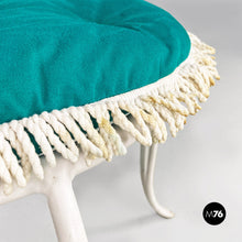 画像をギャラリービューアに読み込む, White wrought iron garden chairs with green pillows, 1960s