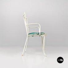画像をギャラリービューアに読み込む, White wrought iron garden chairs with green pillows, 1960s