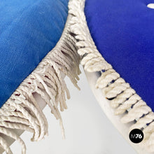 画像をギャラリービューアに読み込む, White iron garden chairs with blue pillow, 1960s