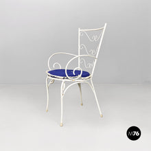 画像をギャラリービューアに読み込む, White iron garden chairs with blue pillow, 1960s