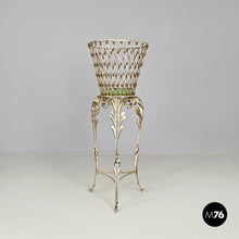 画像をギャラリービューアに読み込む, White wrought iron vase holder with floral decorations, 1900s