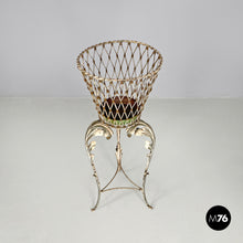 画像をギャラリービューアに読み込む, White wrought iron vase holder with floral decorations, 1900s