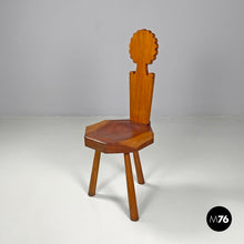画像をギャラリービューアに読み込む, Wooden chairs with scalloped decoration, 1970s