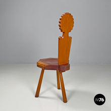 画像をギャラリービューアに読み込む, Wooden chairs with scalloped decoration, 1970s
