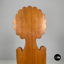 画像をギャラリービューアに読み込む, Wooden chairs with scalloped decoration, 1970s