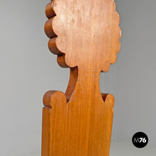 画像をギャラリービューアに読み込む, Wooden chairs with scalloped decoration, 1970s