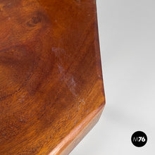 画像をギャラリービューアに読み込む, Wooden chairs with scalloped decoration, 1970s