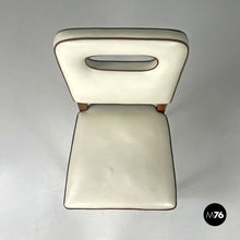 画像をギャラリービューアに読み込む, White leather and wood chair by Giovanni Gariboldi, 1940s
