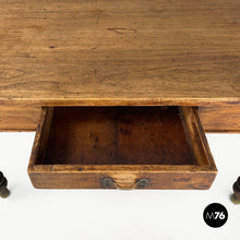 画像をギャラリービューアに読み込む, Wood and brass dining table, 1800s