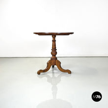 画像をギャラリービューアに読み込む, Wooden dining table with floral decoration, 1850s